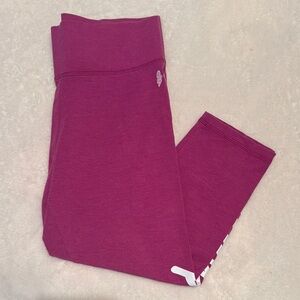 💜 Victorias Secret Pink Capri Angel Leggings